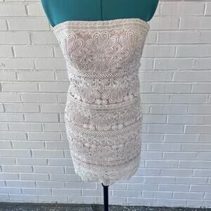 Modern Ellie Wilde Mon Cheri formal sleeveless lace mini dress